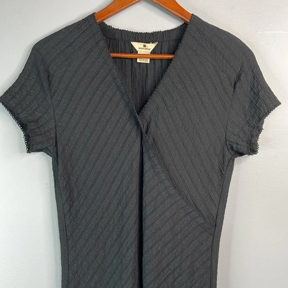 WOOLRICH Crinkle Surplice V-neck Dress Black Short Sleeve Knee Length Size XS - Picture 3 of 12